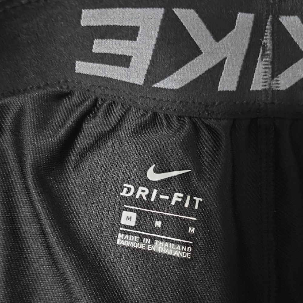 Nike Black Shorts with Elastic Waistband Women's Size M - Picture 4 of 4